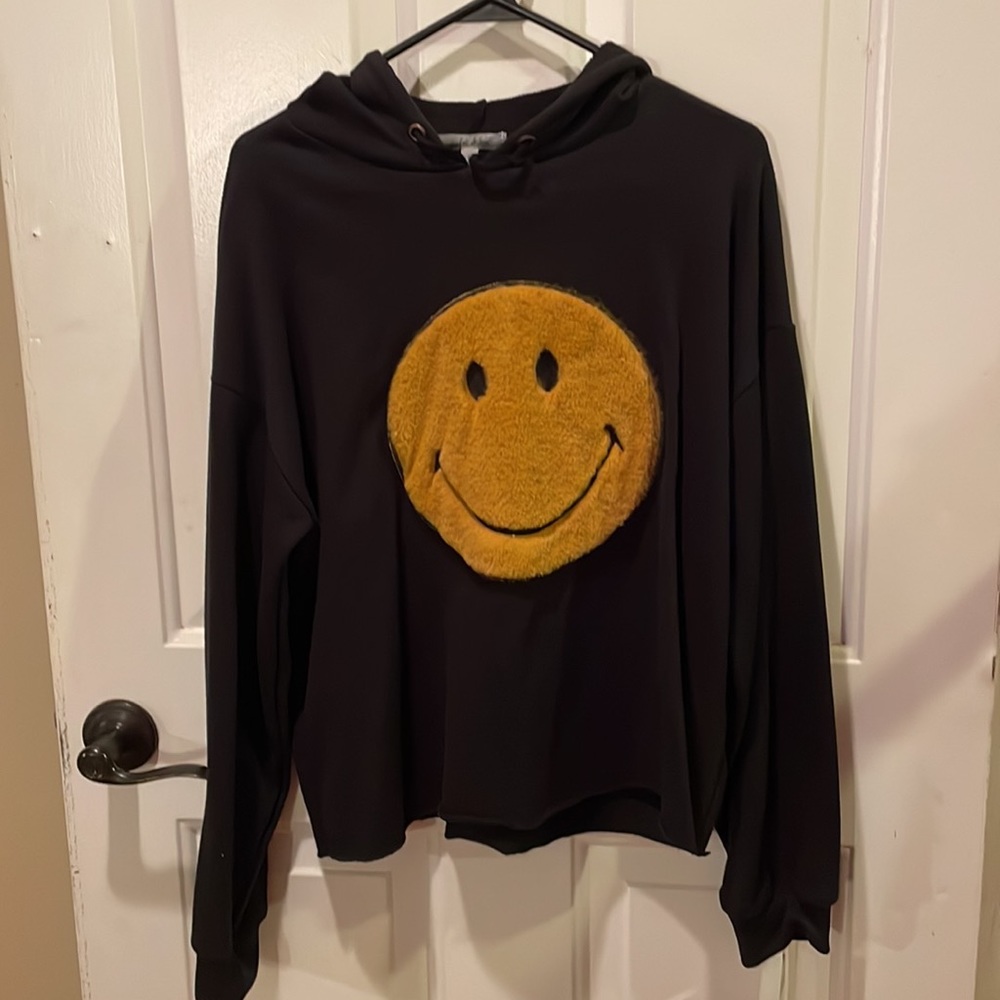 Taylor & Sage Smiley Face Black Hoodie!! Large